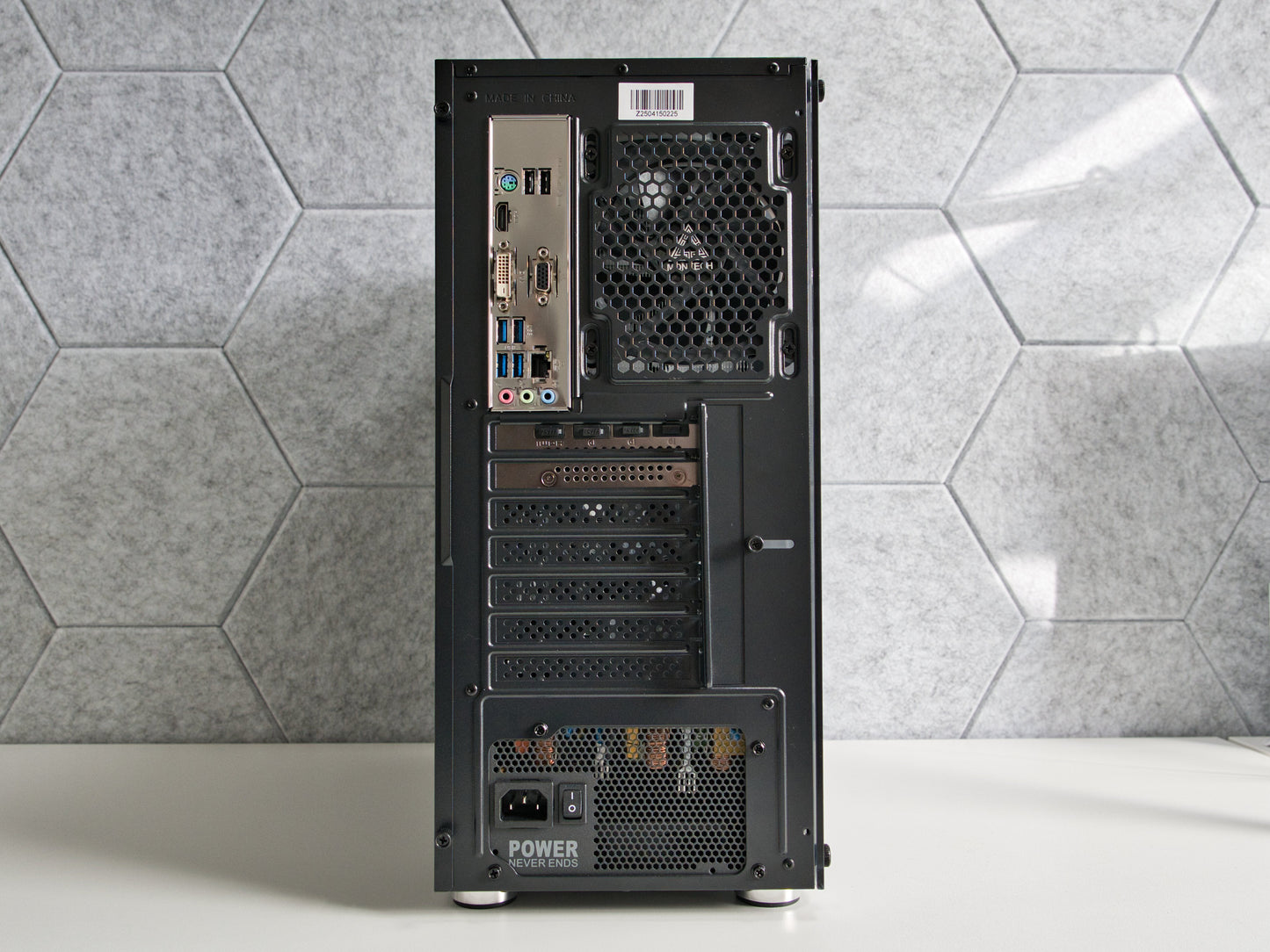 Gaming PC Schwarz | RTX 5050 (8GB) | Ryzen 5 5500 | 16GB RAM | 500GB SSD | Mesh ARGB