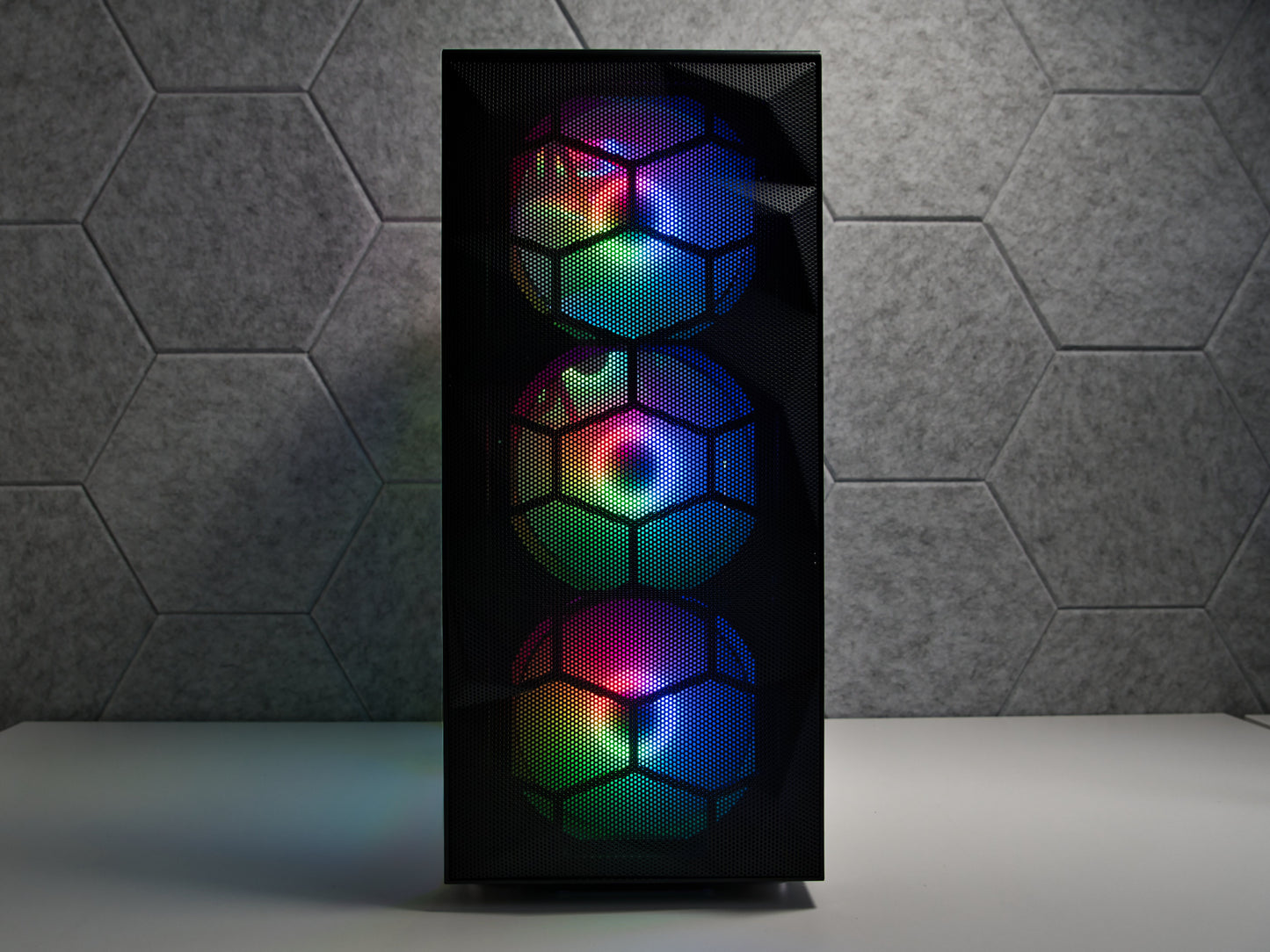 Gaming PC Schwarz | RTX 5050 (8GB) | AMD Ryzen 5 5500 | 16GB RAM | 500GB SSD | Win 11