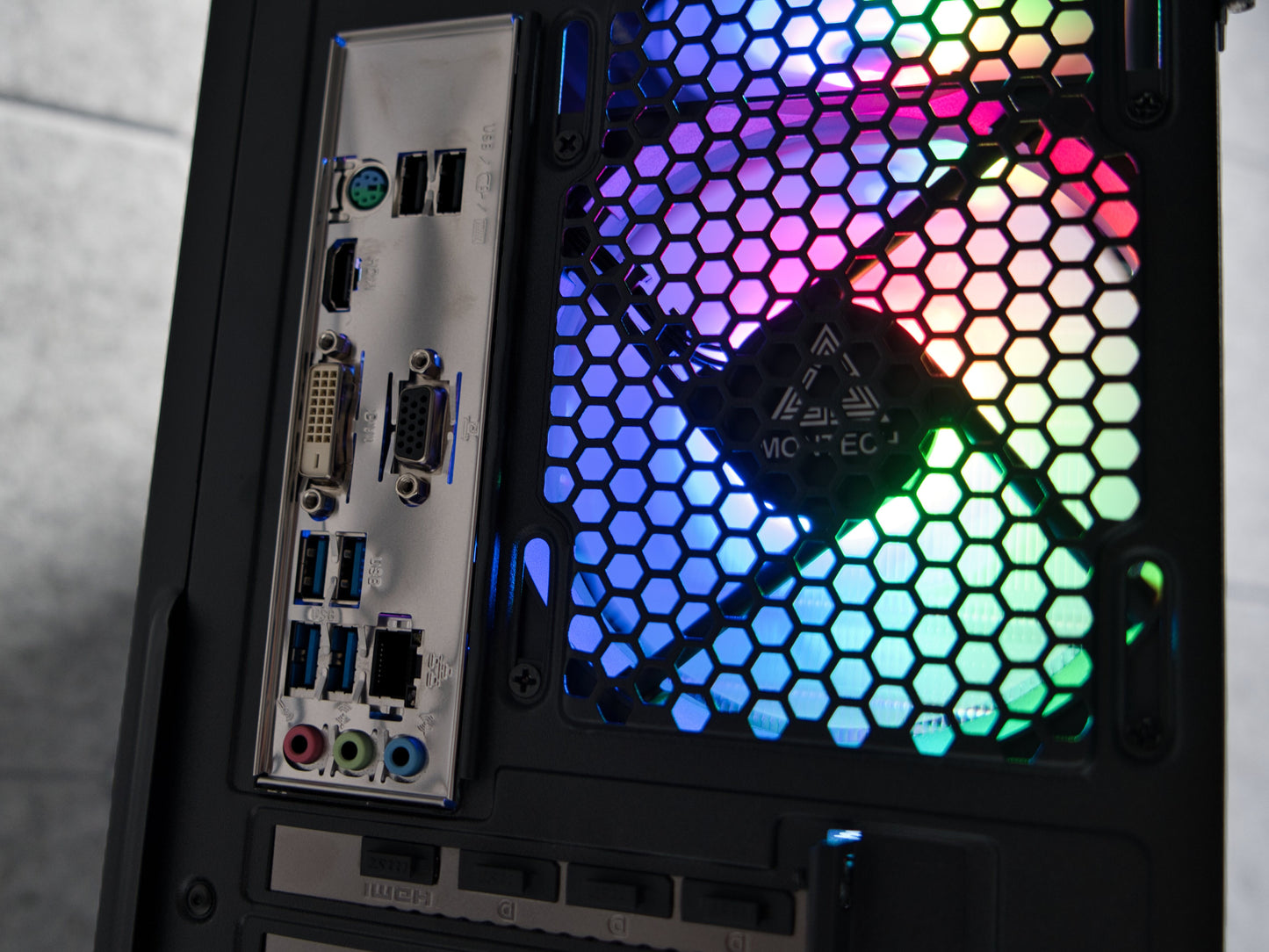 Gaming PC Schwarz | RTX 5050 (8GB) | AMD Ryzen 5 5500 | 16GB RAM | 500GB SSD | Win 11