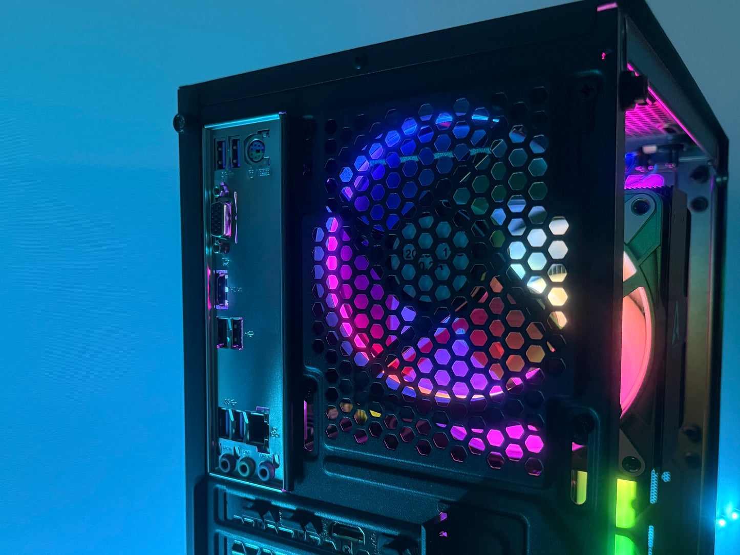 GeForce RTX 3050 6GB | Ryzen 5 5500 | 16GB RAM | 512GB SSD | Garantie