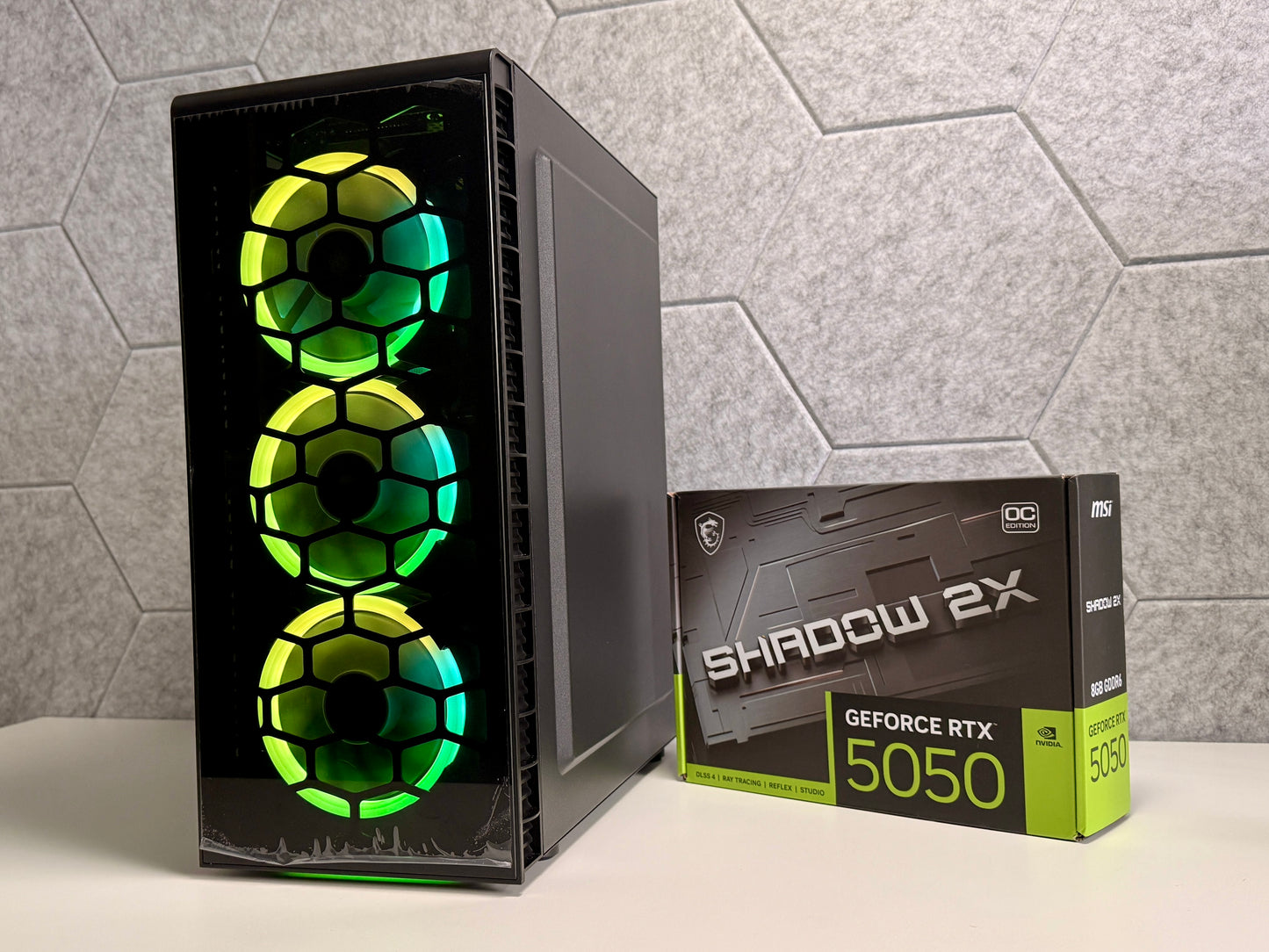 Gaming PC Schwarz | MSI RTX5050 Shadow 2X OC (8GB) | AMD Ryzen 5 5600 | 1TB SSD | 16GB RAM | Win 11